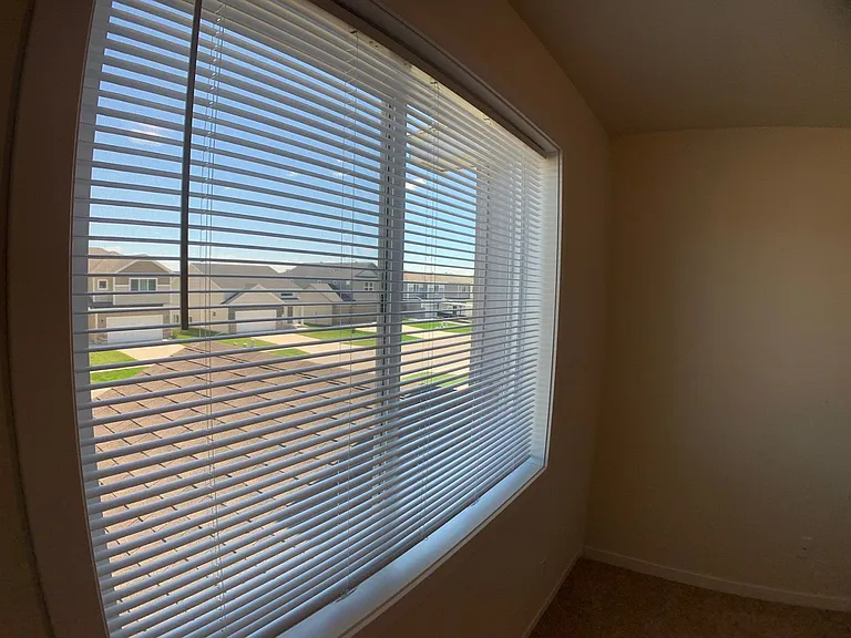 1360 Goldenwood Dr NW — Photo 46