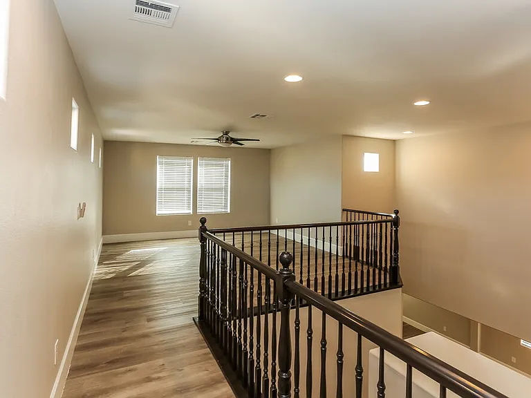 7649 Heavenly Peak St — Photo 7
