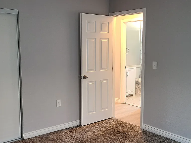 1832 Sunset St — Photo 2