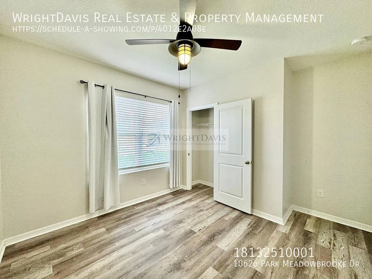 Spacious 4BR/2BA Riverview Home w/ Fenced Yard — Photo 4