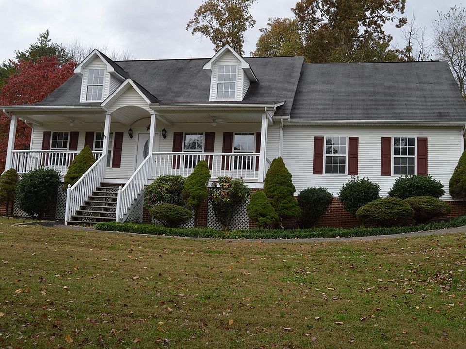 1st image of 825 Pioneer Dr