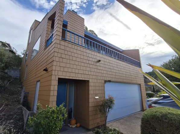 10 Sereno Cir, Oakland, CA 94619