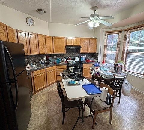 3rd image of 715 Astor Ln Unit 201