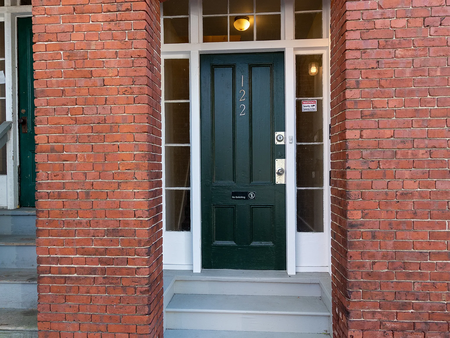 1 bed, 868 sqft, $2,400 — Photo 2