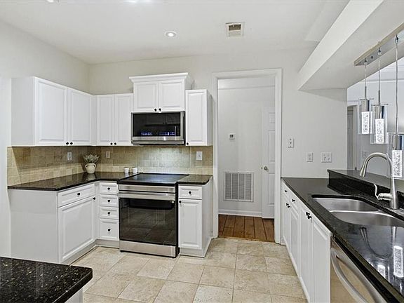 5th image of 227 Edinburgh Ct