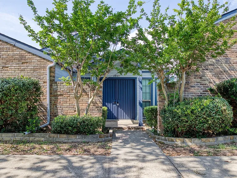 3809 Graphic Pl — Photo 27