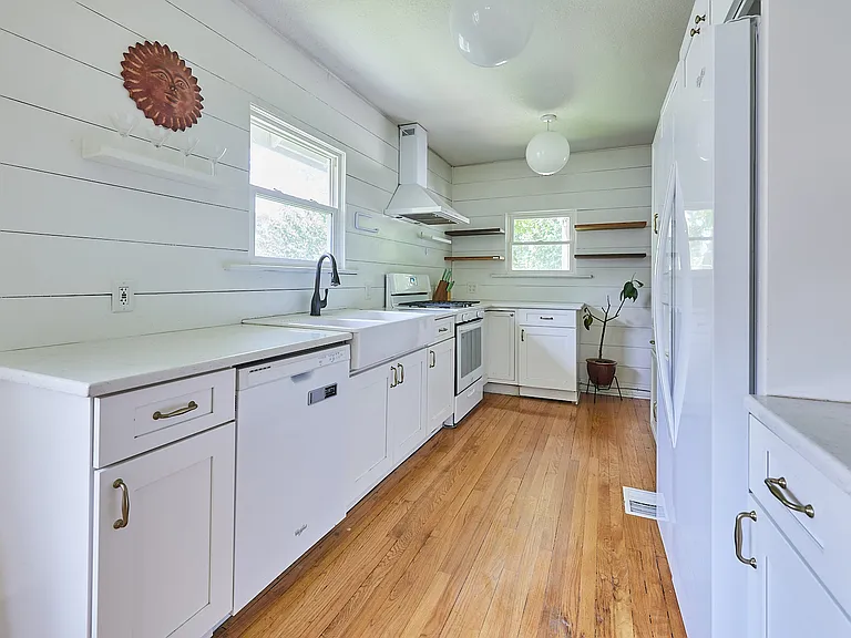 4148 State Line Rd — Photo 15