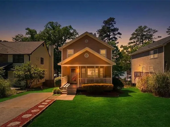 8712 Lake Dr, Snellville, GA 30039