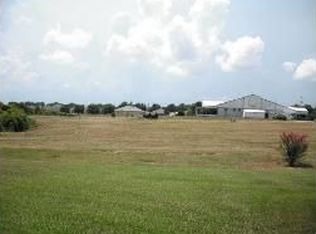 1425 Lake Villa Dr, Tavares, FL 32778
