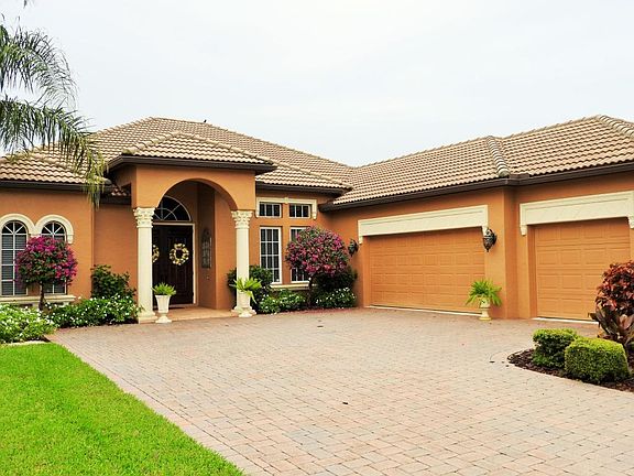 3rd image of 912 SW Grand Reserves Blvd