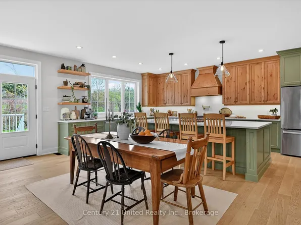38 Darling Dr, Selwyn, ON K0L 2W0