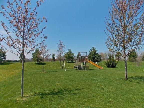 3rd image of 8901 Emerald Hill Dr