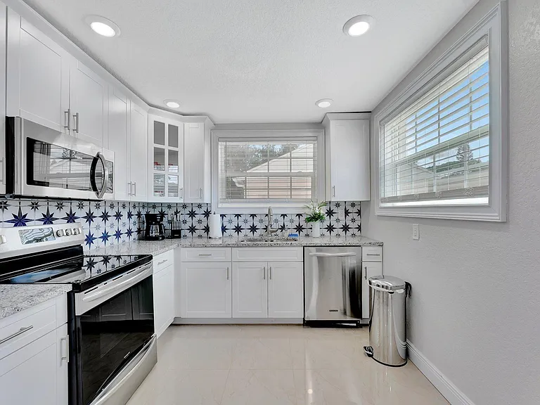 302 W Sligh Ave — Photo 10