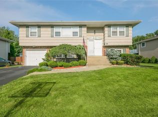 30 Griffith Pl, Pearl River, NY 10965