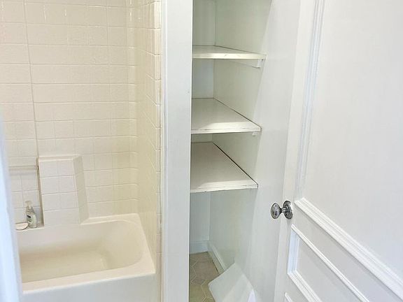 4th image of 2443 41st Ave
