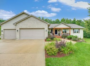 3834 218th Ave NW, Oak Grove, MN 55303