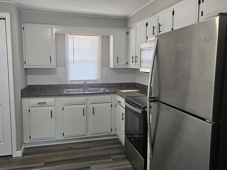 408 Troy Rd #C — Photo 2