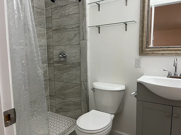 5016 Lakeland Rd #1 — Photo 3