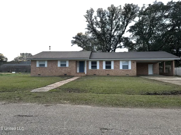 1817 Center St, Leakesville, MS 39451