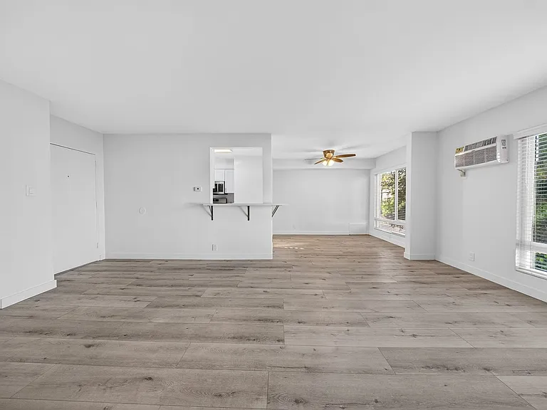 1815 N. Harvard Blvd — Photo 44