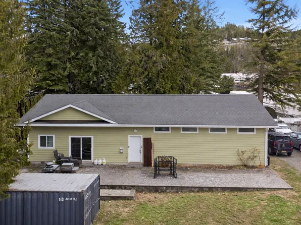 1 Wolfe St, Sicamous, BC V0E 2V1