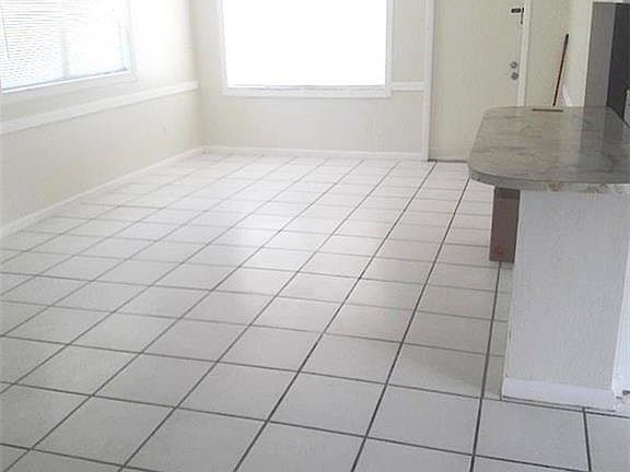 2nd image of 2860 Ponce De Leon Dr