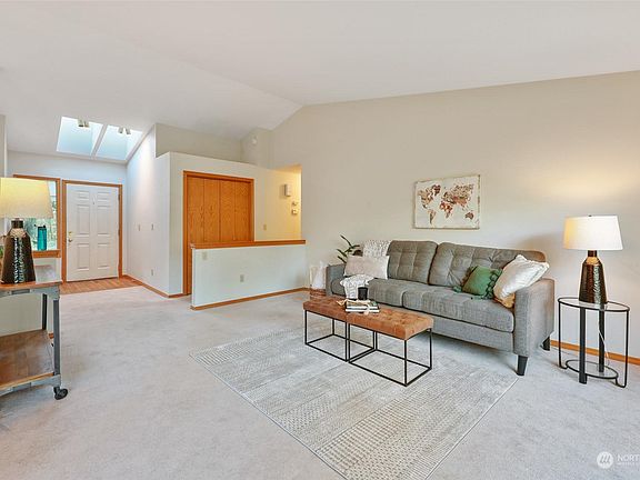 5th image of 2942 Briar Lea Loop SE