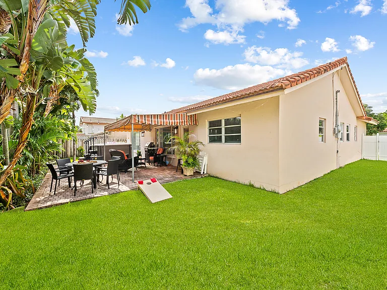 3240 Spanish River Dr — Photo 25