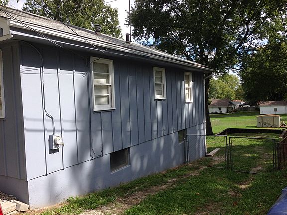 2nd image of 905 S Logan Ave