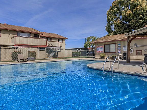 3rd image of 3270 Meadows Ave #3200