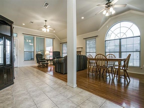 2nd image of 4924 Brazoswood Cir