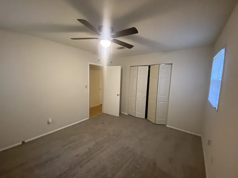 438 Alabama Ave — Photo 9