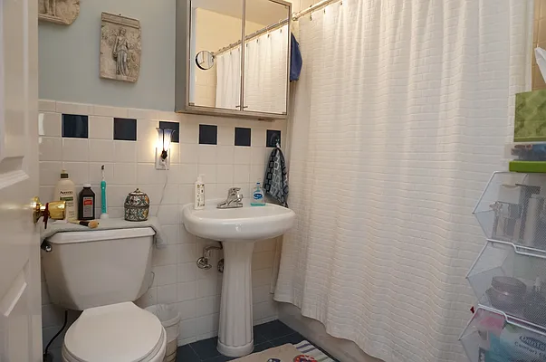 Rented by J Misrahi Realty Corp | media 25