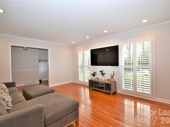 5th image of 2409 Huntingtowne Farms Ln