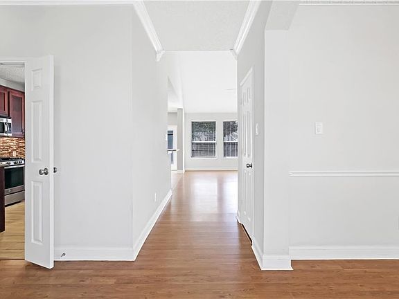 4th image of 7105 Bunk House Dr