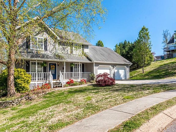 3rd image of 8414 Rocky Brook Ln