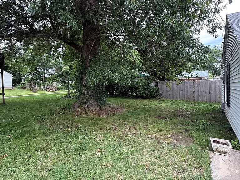 1357 S Florence Ave — Photo 3