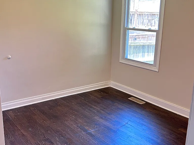 823 Marina St — Photo 8