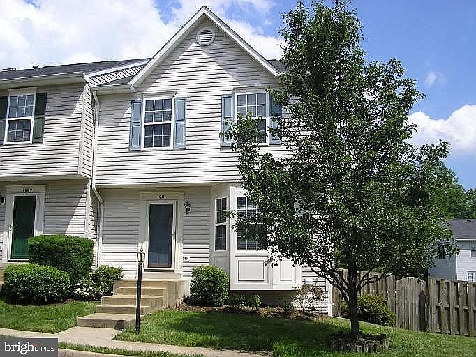 2nd image of 1011 Kings Crest Dr