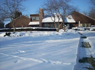 28679 W Rivers Edge Dr, Cary, IL 60013