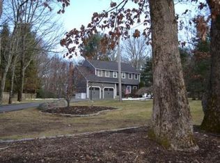 14 Quissett Rd, Mendon, MA 01756