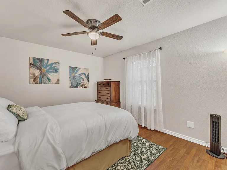221 Cedar Ridge Dr — Photo 5