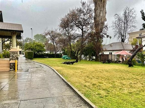 3rd image of 1647 N Lake Ave APT 3
