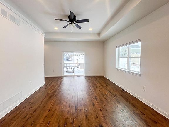 4th image of 1322 Lake Street