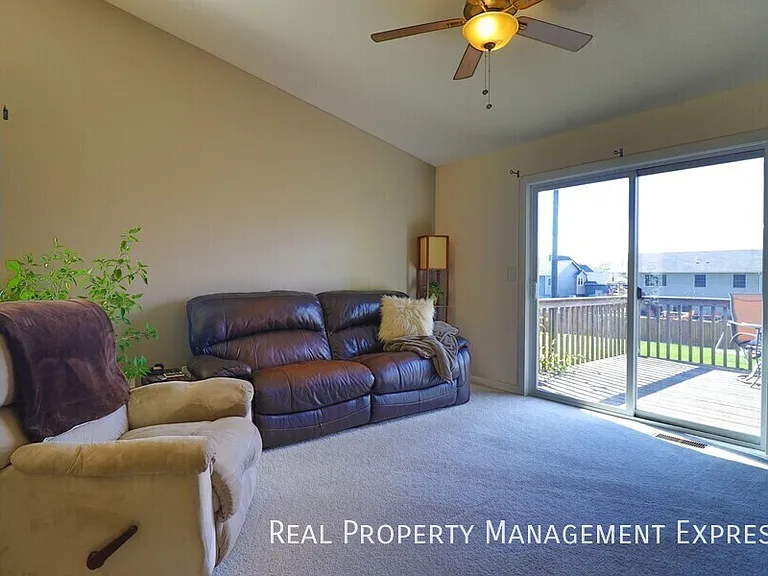 109 N Foss Ave — Photo 19