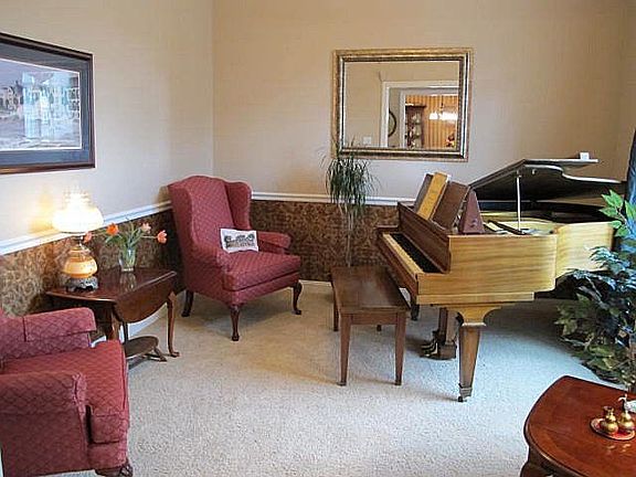3rd image of 190 Arden Dr