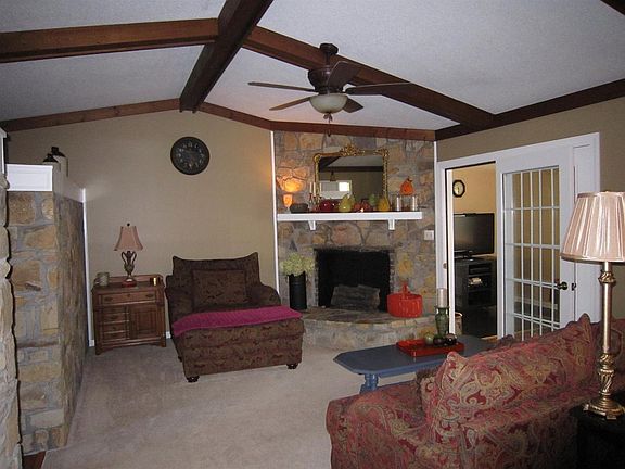 3rd image of 81 Cardinal Hill Ln