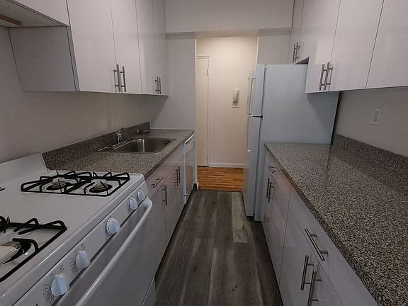 3rd image of 142-09 Barclay Ave #4