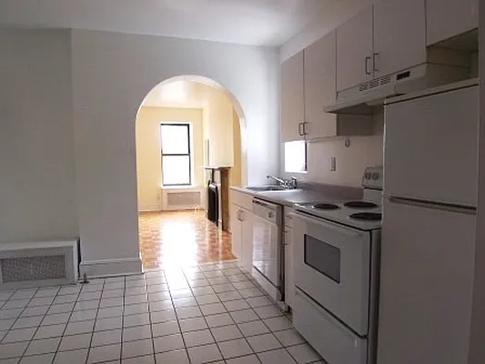 Rented by Friedman Roth Realty | media 14