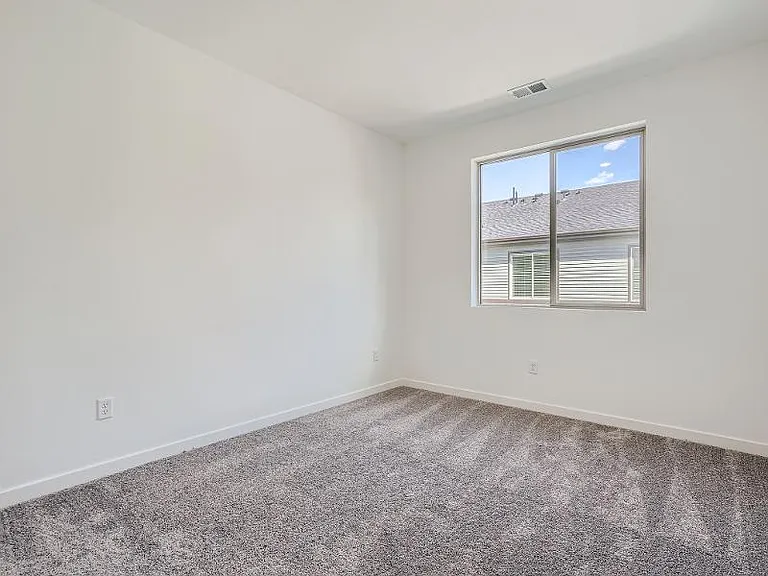 6361 Nelson St — Photo 10